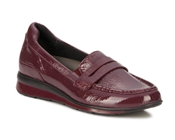 Ros Hommerson Dannon 75110 - Women's Casual Comfort Slip on Shoe: Wine